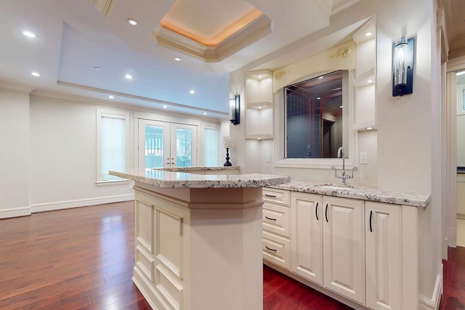 3749 W 11th Avenue Vancouver, BC - 26