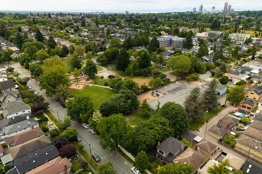 4626 Windsor Street Vancouver, BC - 39