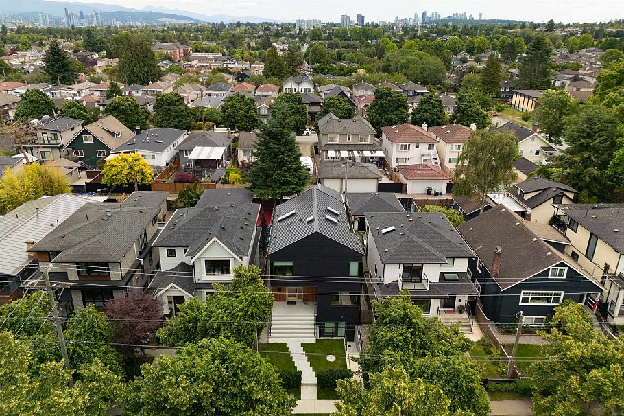 4626 Windsor Street Vancouver, BC - 37