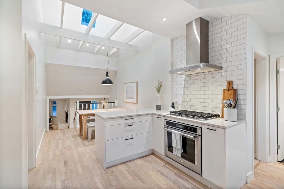 855 E 22nd Avenue Vancouver, BC - 11