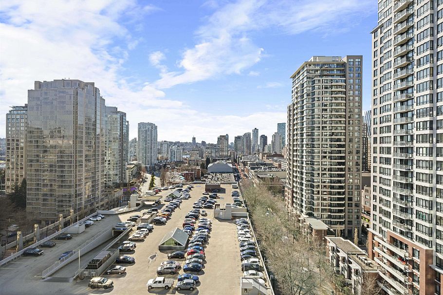 1201 888 Hamilton Street Vancouver, BC - 4