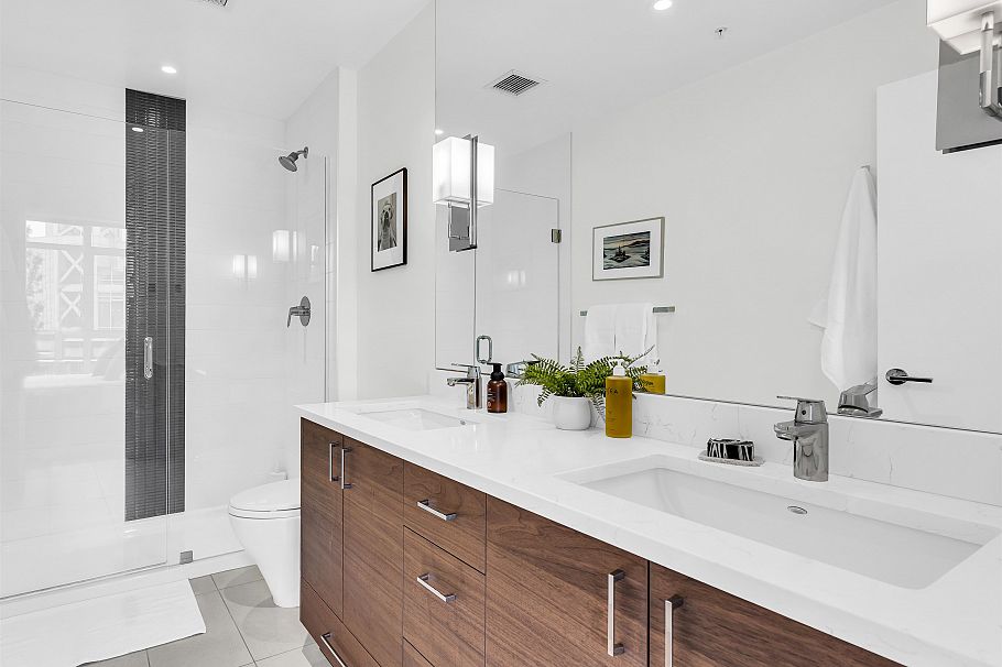 310 105 W 2nd Street North Vancouver, BC - 19