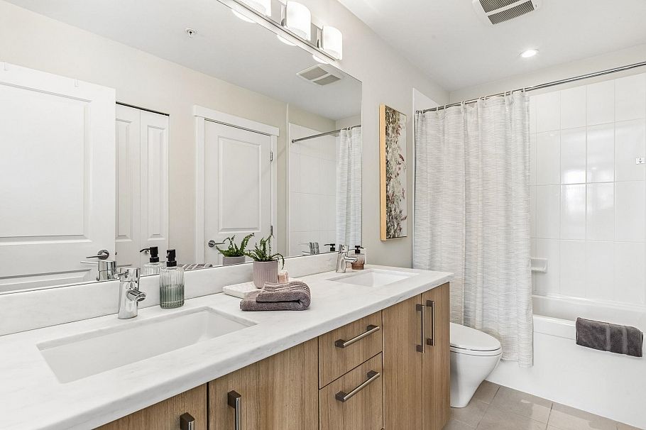 404 159 W 22nd Street North Vancouver, BC - 13