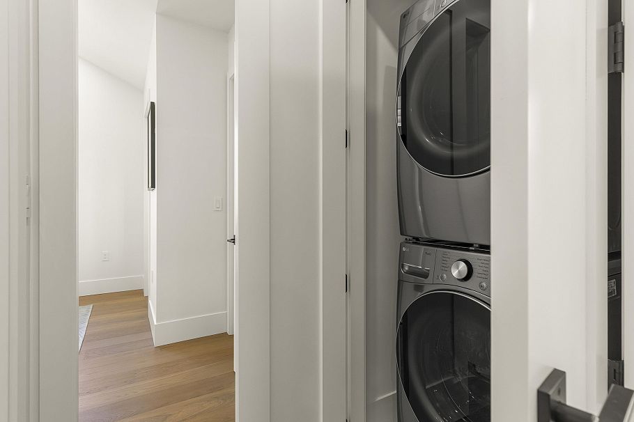 1 2848 W 19th Avenue Vancouver, BC - 19