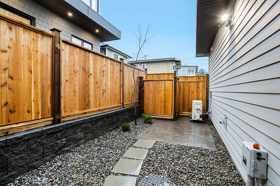 3277 Graveley Street Vancouver, BC - 18