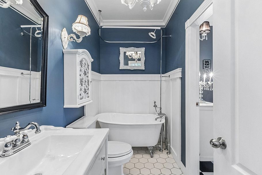 557 Lonsdale Avenue North Vancouver, BC - 21