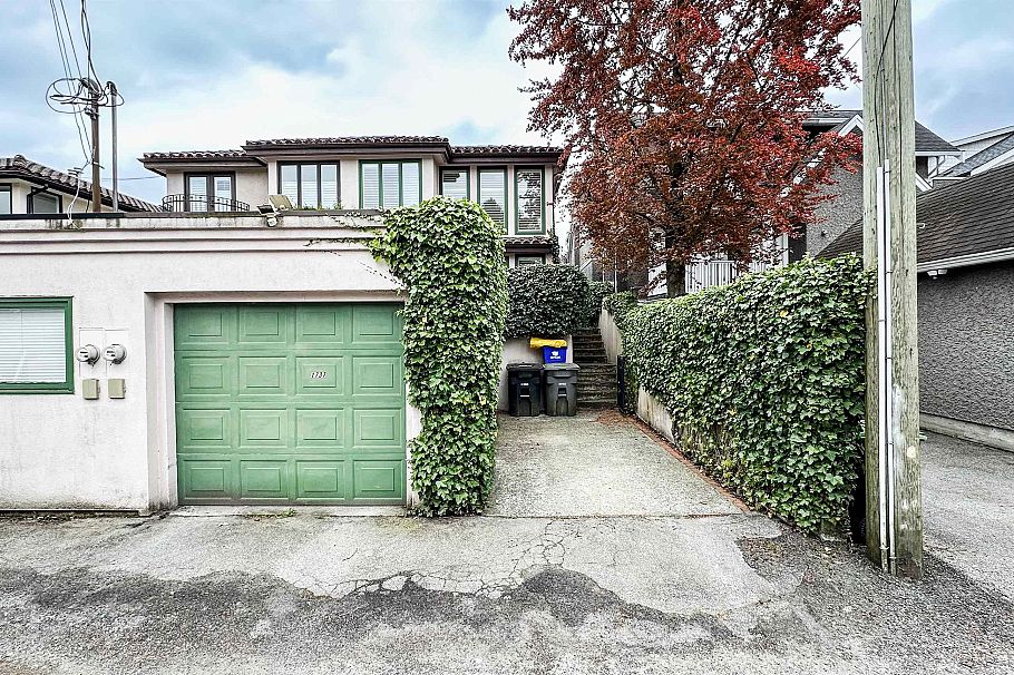 1737 W 16th Avenue Vancouver, BC - 40