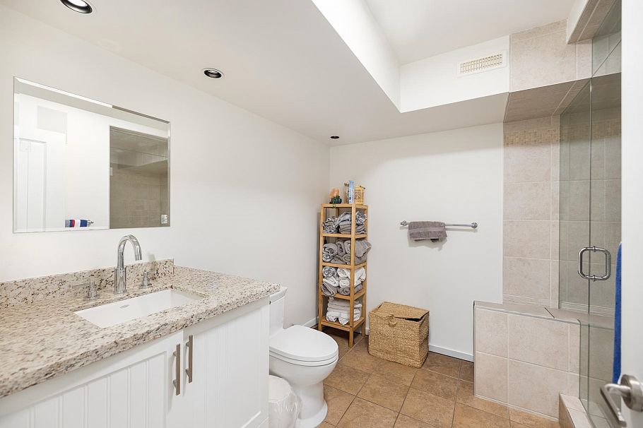 1232 Harris Avenue North Vancouver, BC - 25