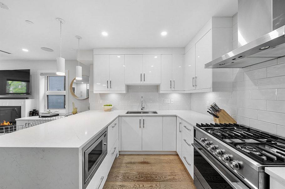 1758 E 14th Avenue Vancouver, BC - 9