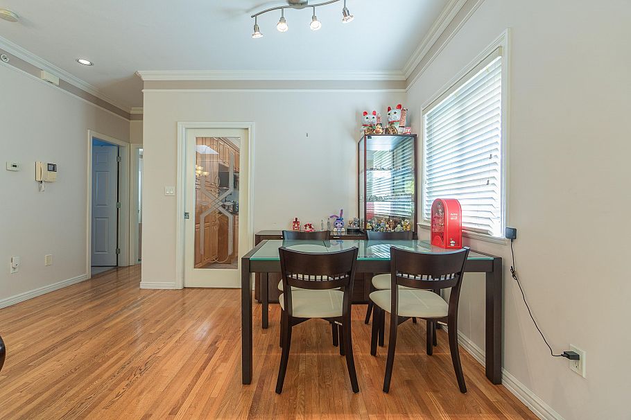 952 E 31st Avenue Vancouver, BC - 22