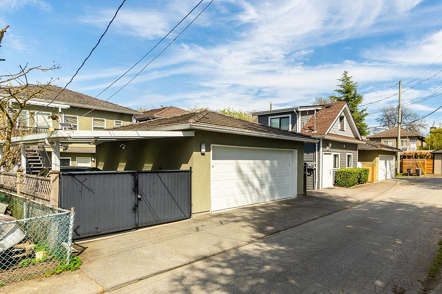 952 E 31st Avenue Vancouver, BC - 8