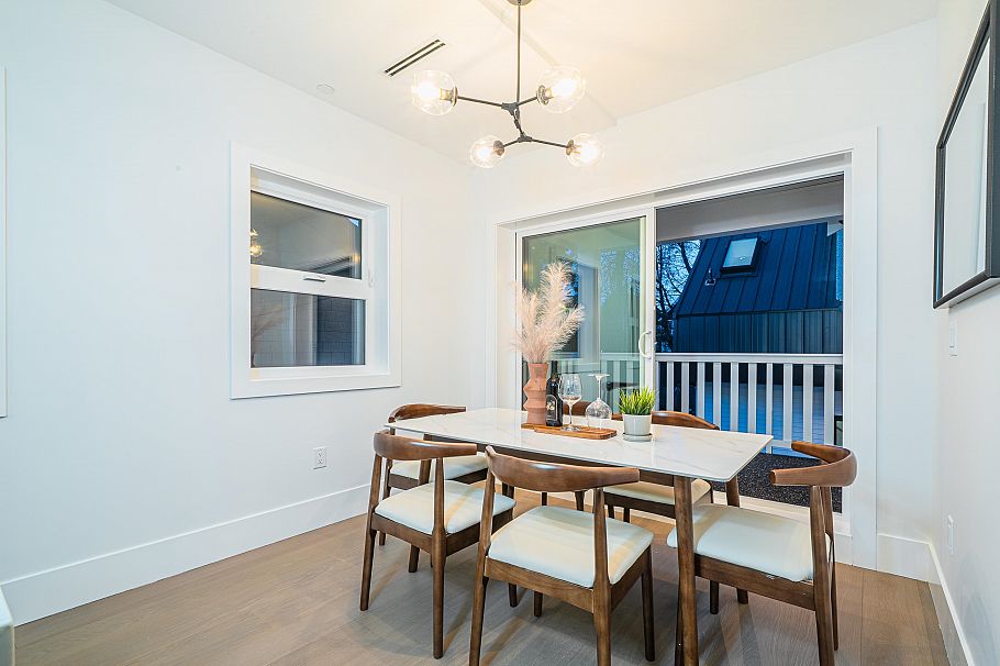 2735 W 8th Avenue Vancouver, BC - 11