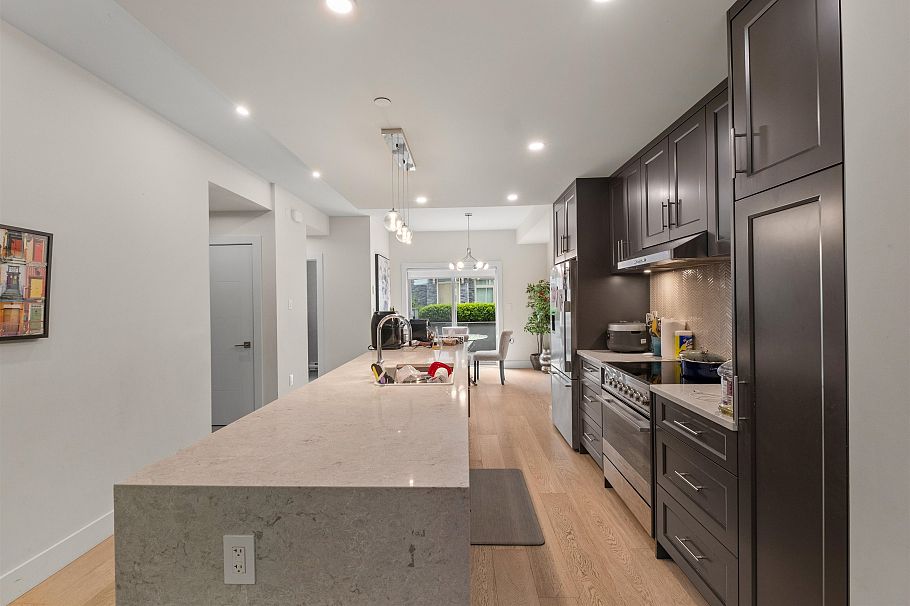 5 115 W Queens Road North Vancouver, BC - 3