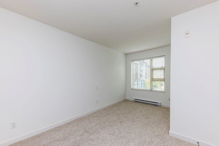 302 1677 Lloyd Avenue North Vancouver, BC - 19