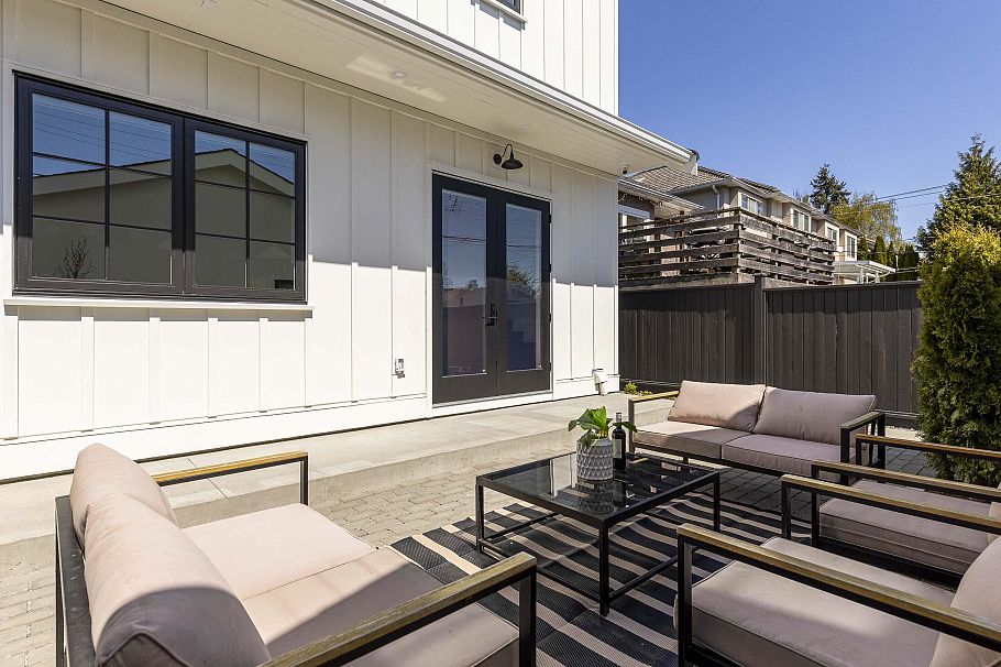 2 2848 W 19th Avenue Vancouver, BC - 19