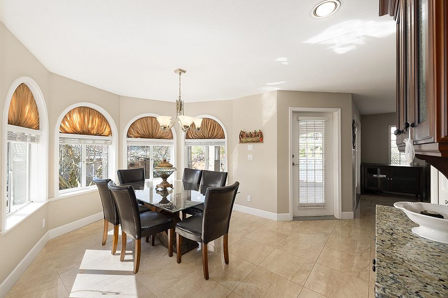 631 E 17th Street North Vancouver, BC - 12