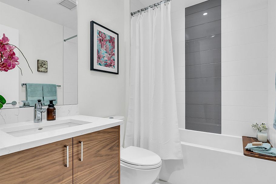 310 105 W 2nd Street North Vancouver, BC - 23