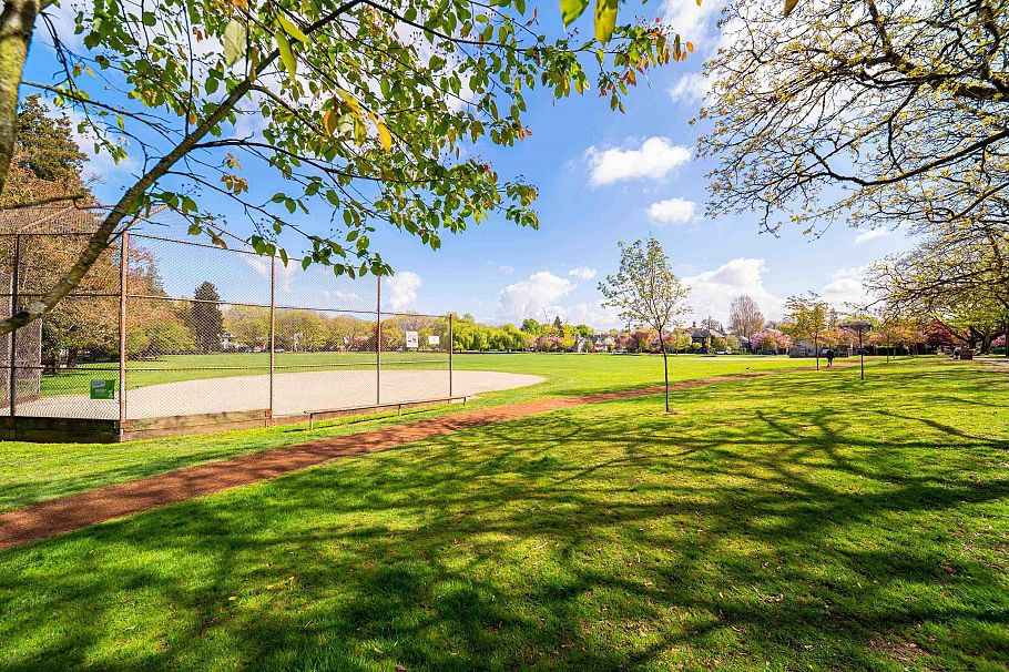 840 W 22nd Avenue Vancouver, BC - 10