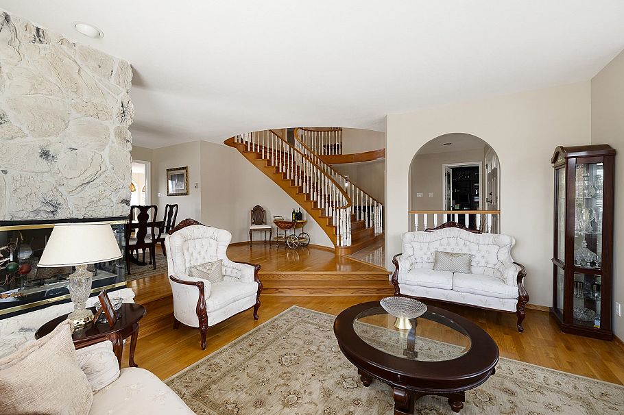 631 E 17th Street North Vancouver, BC - 4