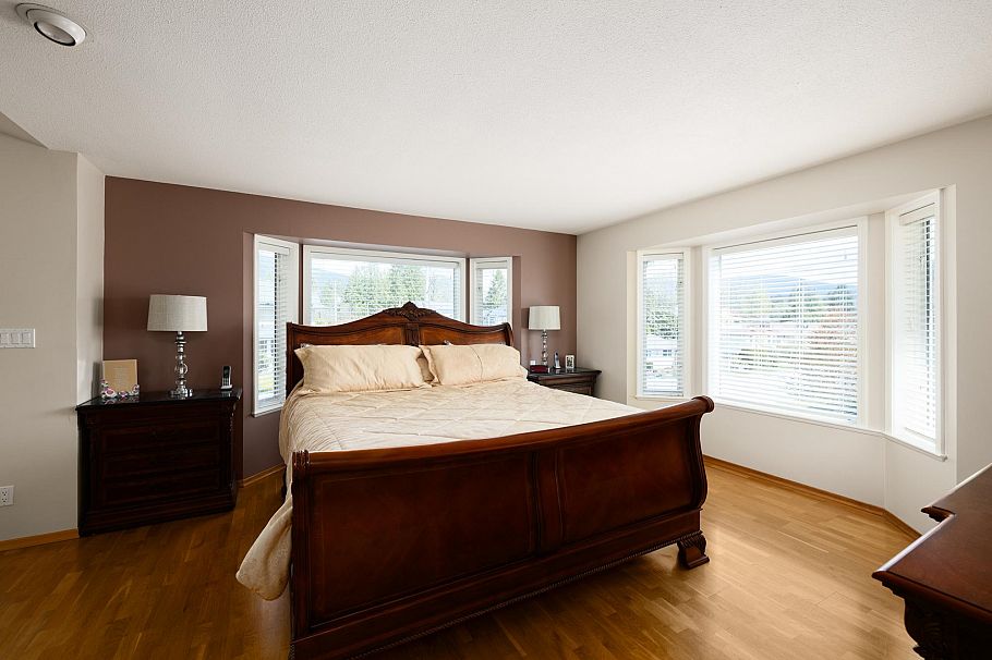 631 E 17th Street North Vancouver, BC - 22