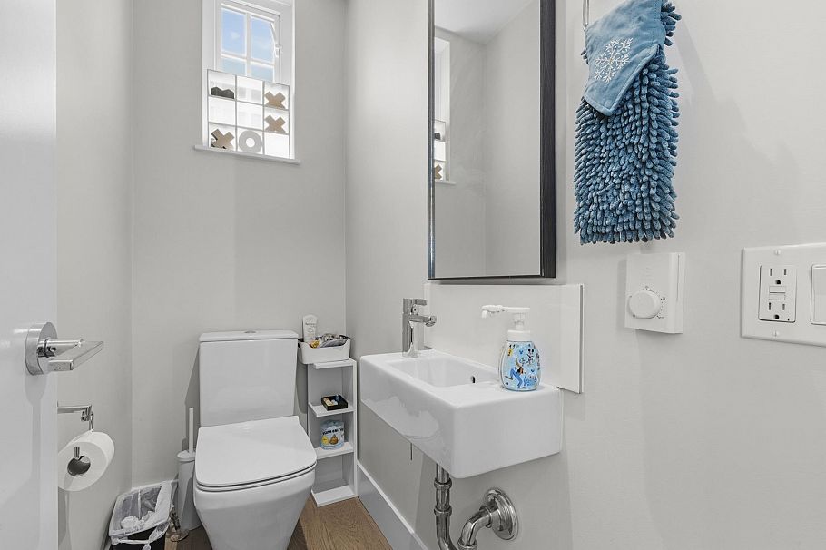 276 W 62nd Avenue Vancouver, BC - 8