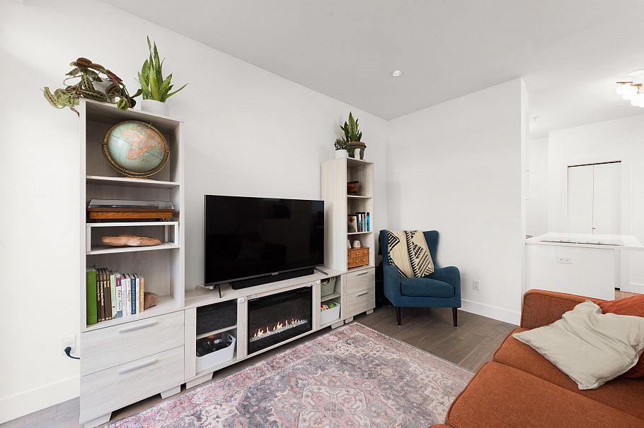 350 E 7th Avenue Vancouver, BC - 9