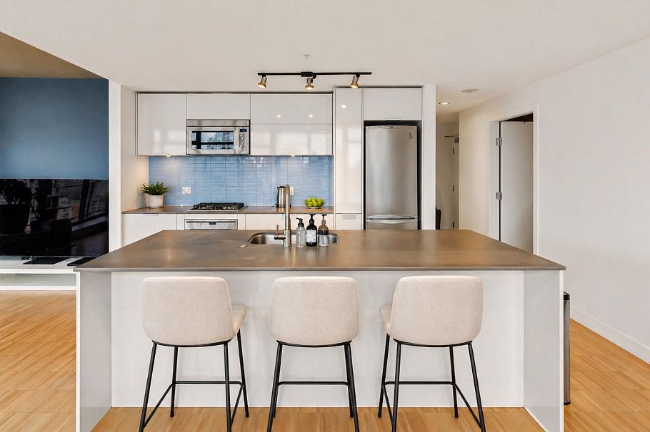 2105 108 W Cordova Street Vancouver, BC - 2