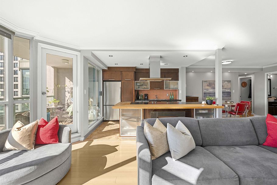 1201 888 Hamilton Street Vancouver, BC - 1