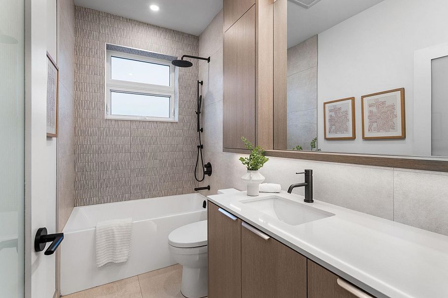 1 3275 Graveley Street Vancouver, BC - 24