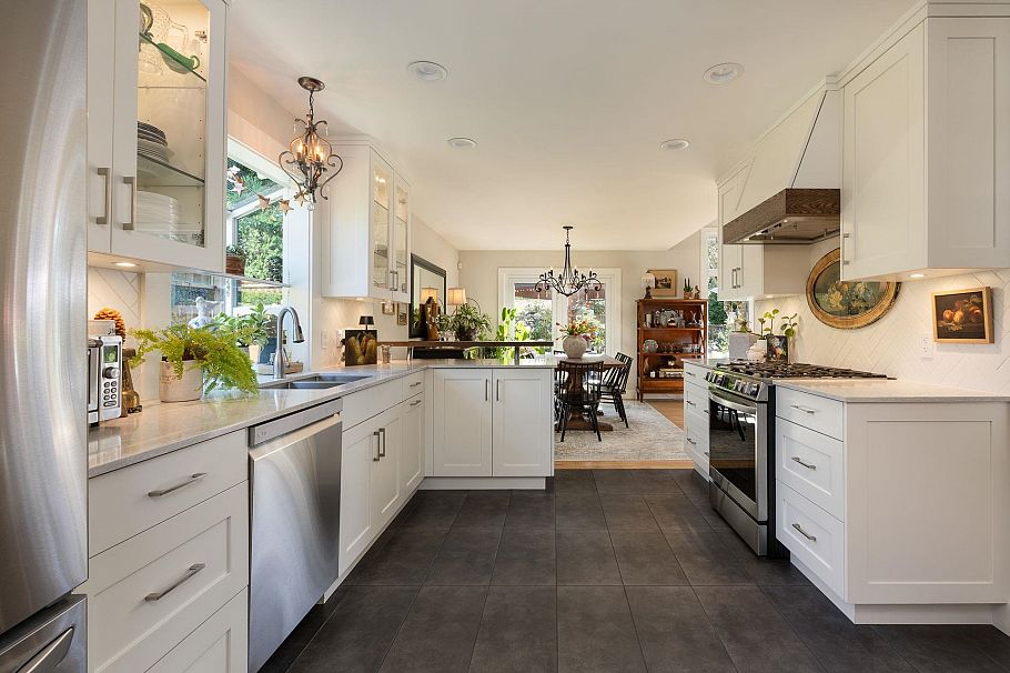 3665 Rutherford Crescent North Vancouver, BC - 5