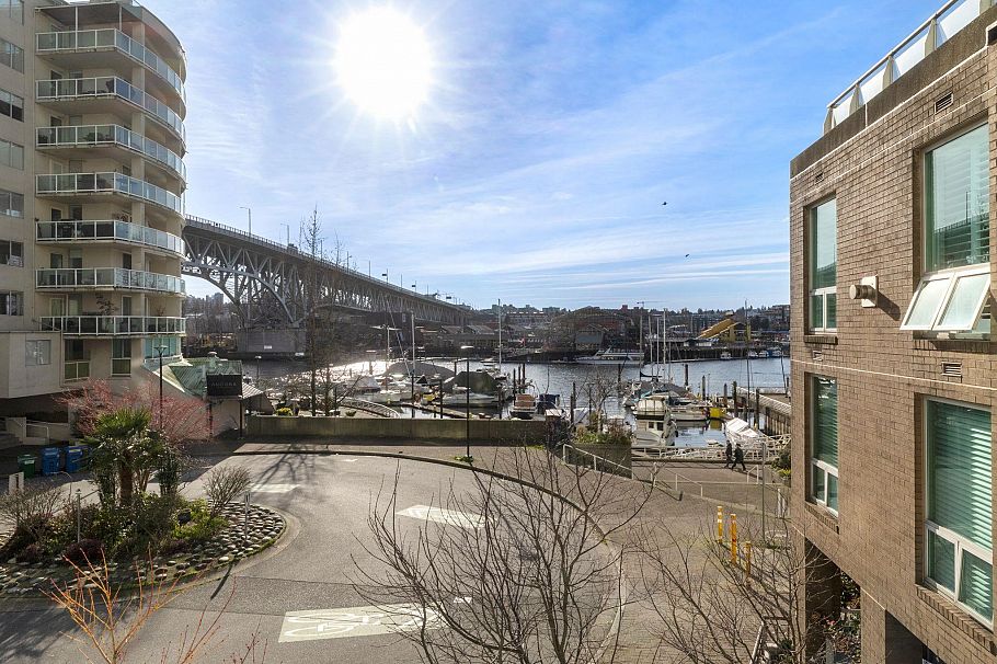 303 1501 Howe Street Vancouver, BC - 35