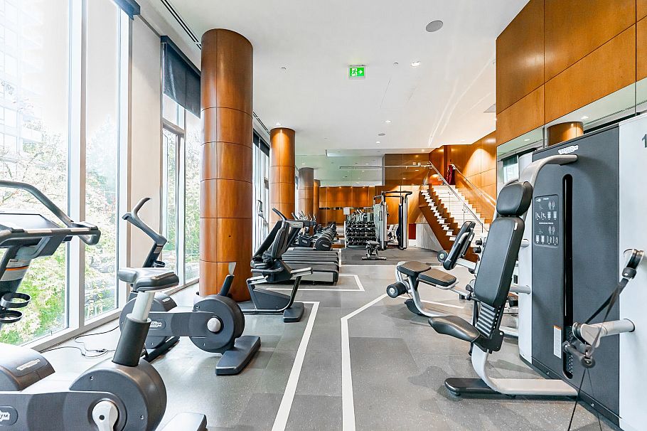 601 8800 Hazelbridge Way Richmond, BC - 27