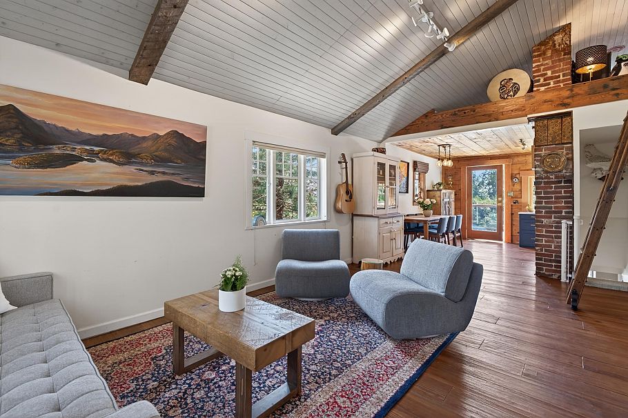 1371 Borthwick Road North Vancouver, BC - 3