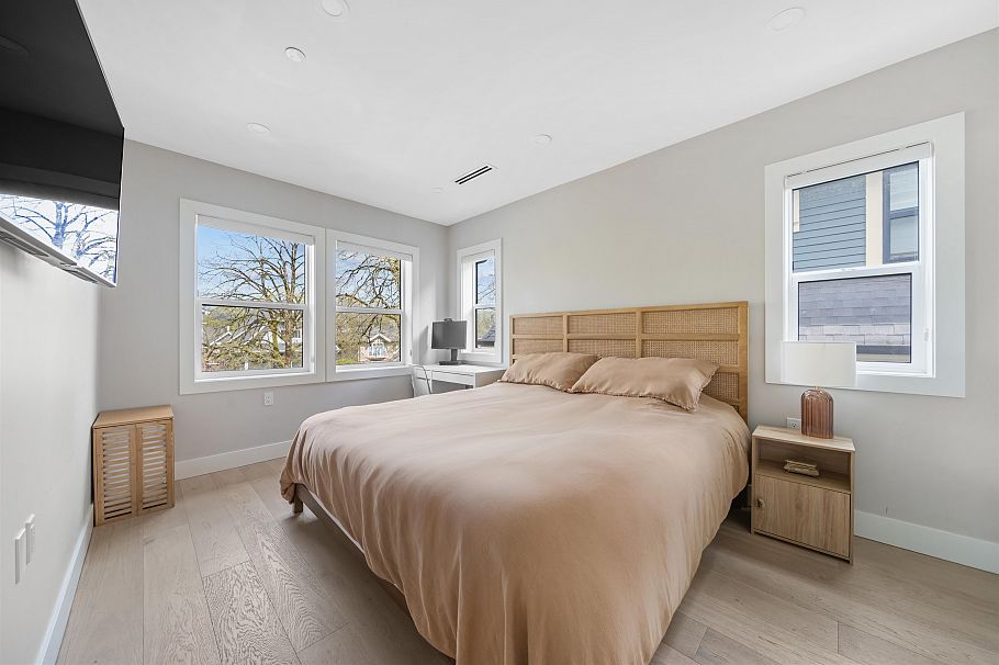 1758 E 14th Avenue Vancouver, BC - 12