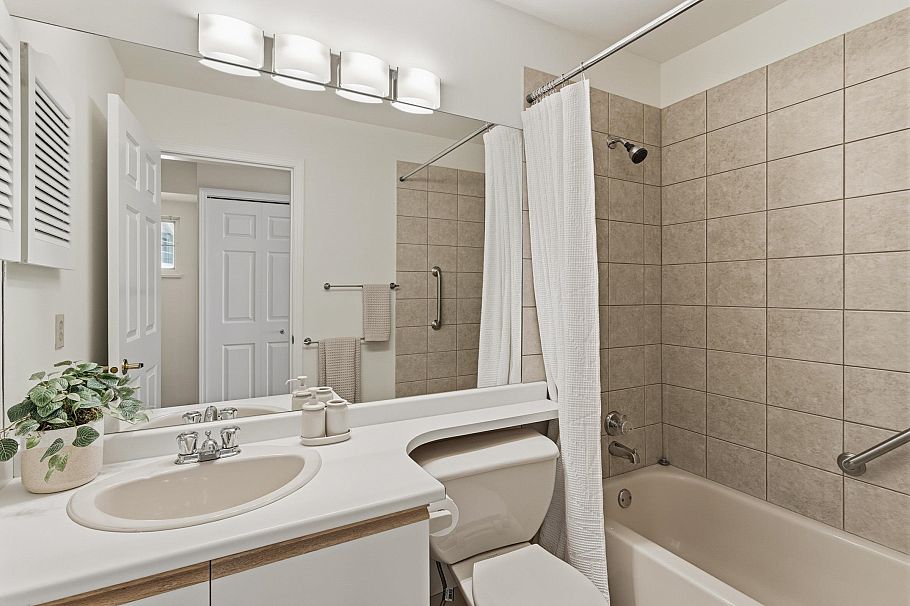 10 3939 Indian River Drive North Vancouver, BC - 19