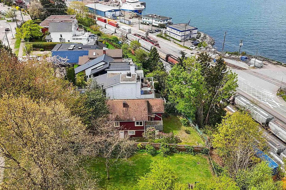 2497 Wall Street Vancouver, BC - 5