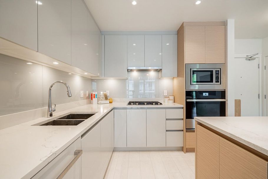 506 3538 Sawmill Crescent Vancouver, BC - 2