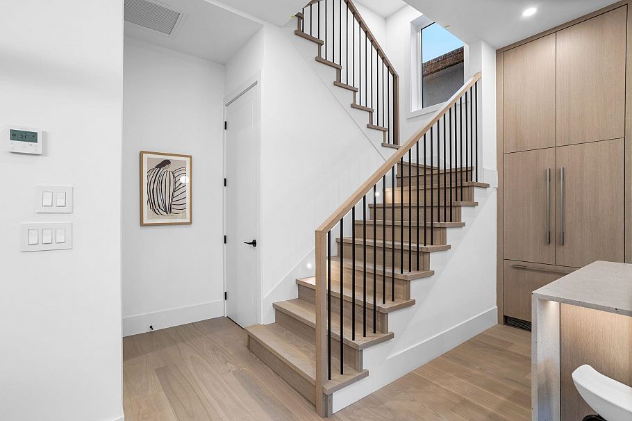 1 3275 Graveley Street Vancouver, BC - 18