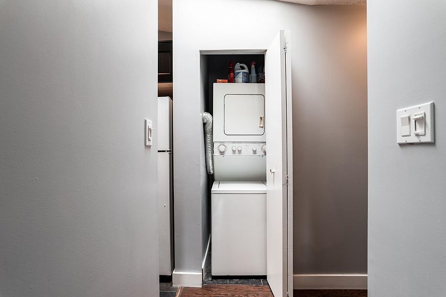 303 2615 Lonsdale Avenue North Vancouver, BC - 14