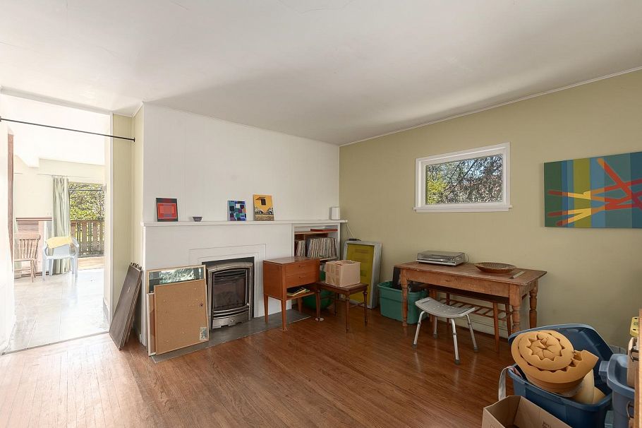 2002 E 13th Avenue Vancouver, BC - 9