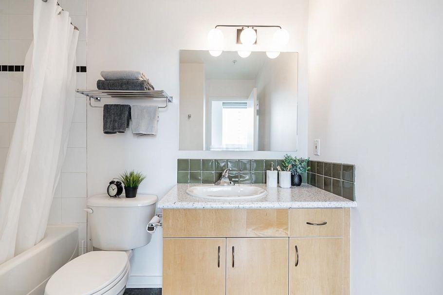 804 919 Station Street Vancouver, BC - 18