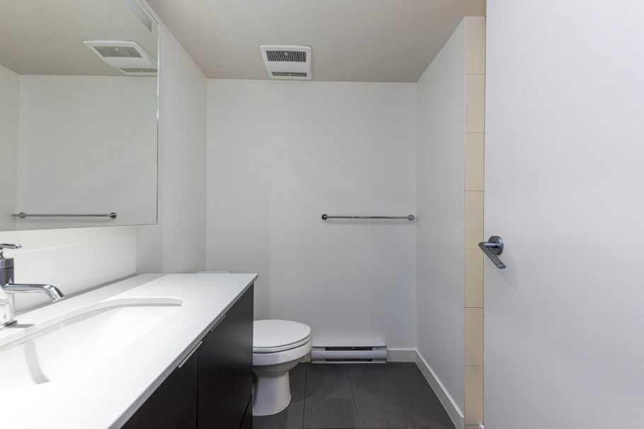 302 1677 Lloyd Avenue North Vancouver, BC - 15