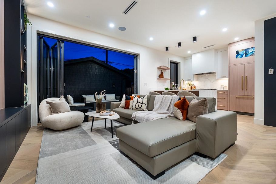 2 3345 W 13th Avenue Vancouver, BC - 11