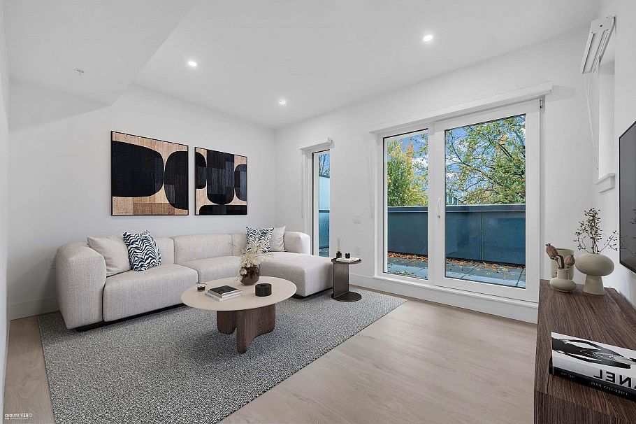 108 2085 E 1 Avenue Vancouver, BC - 3