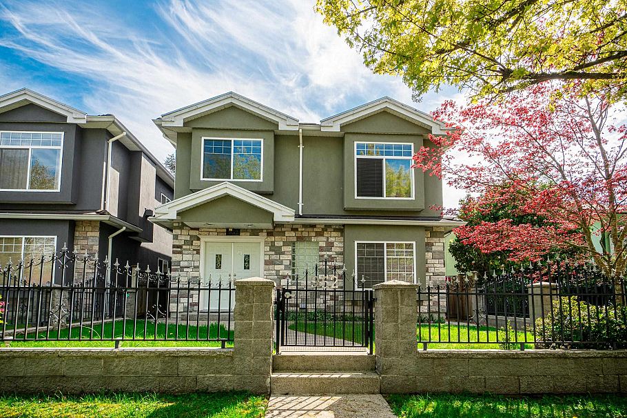 952 E 31st Avenue Vancouver, BC - 1