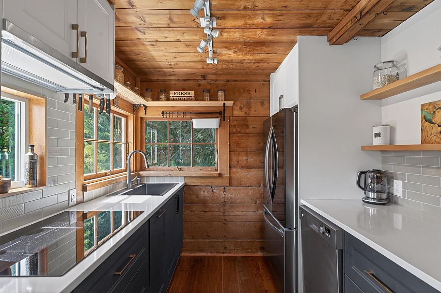 1371 Borthwick Road North Vancouver, BC - 12