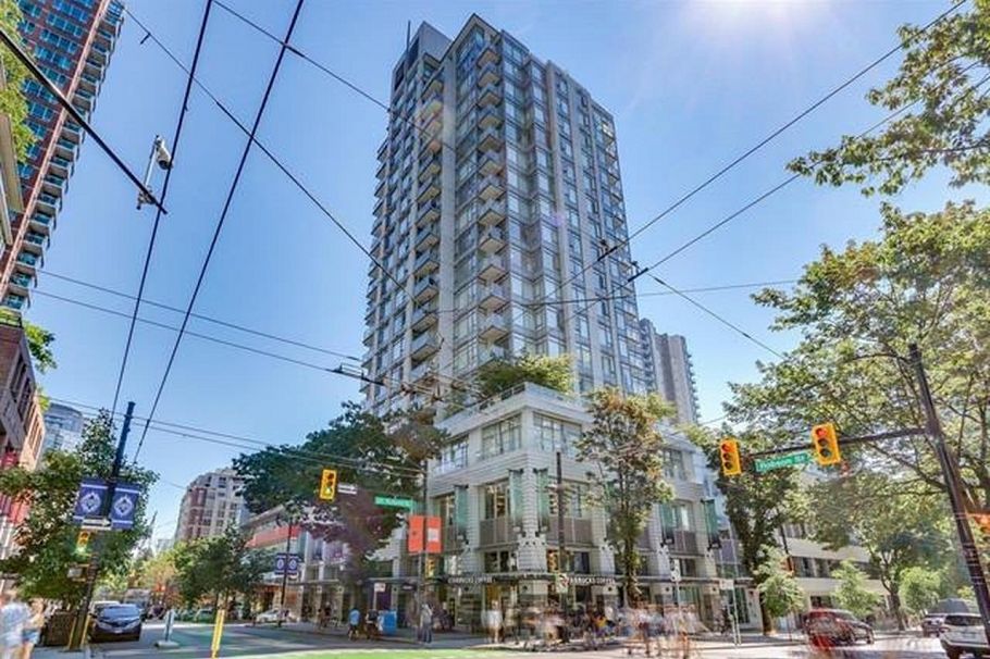 402 480 Robson Street Vancouver, BC - 23