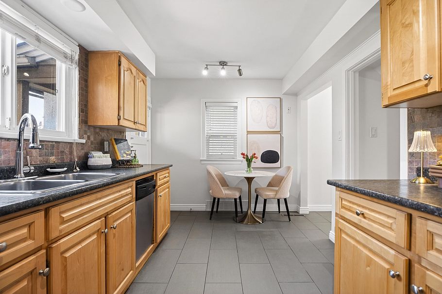 1009 E 14th Avenue Vancouver, BC - 13