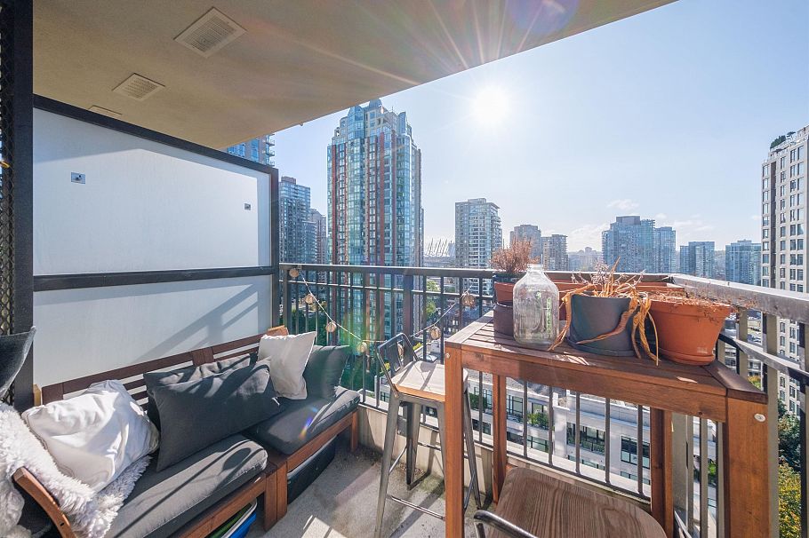 1507 989 Richards Street Vancouver, BC - 2