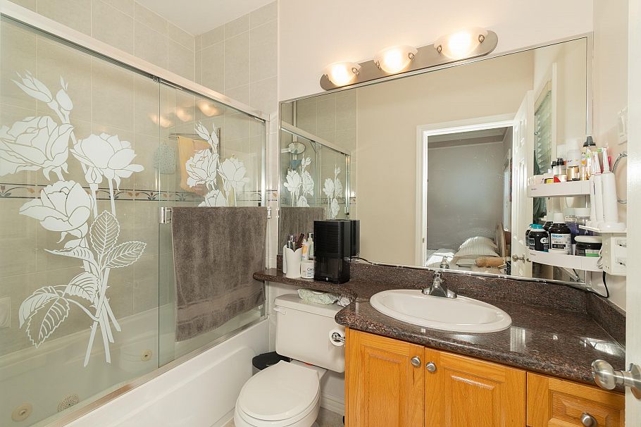 952 E 31st Avenue Vancouver, BC - 25